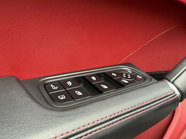 Porsche Cayenne — Фото автомобиля 14