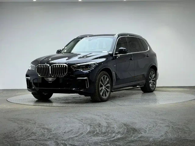 Фотография автомобиля — BMW X5