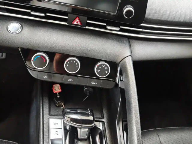 Hyundai Elantra — Фото автомобиля 8