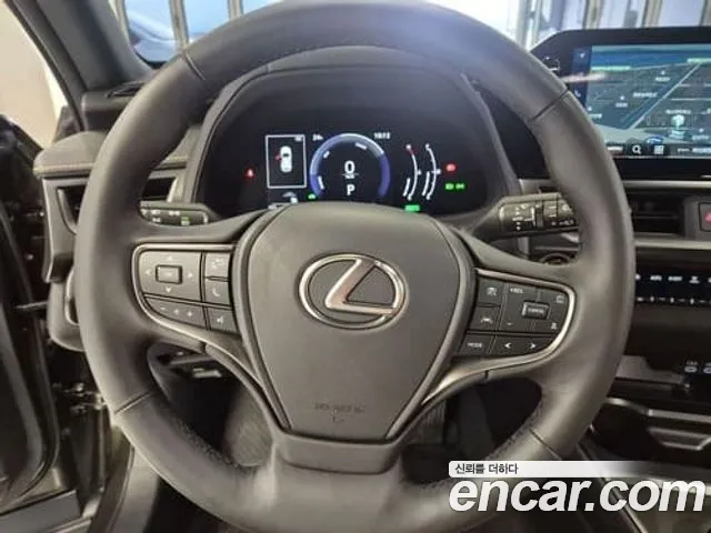 Lexus UX — Фото автомобиля 14