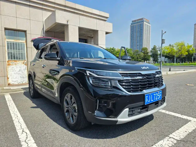 Kia Seltos — Фото автомобиля 3