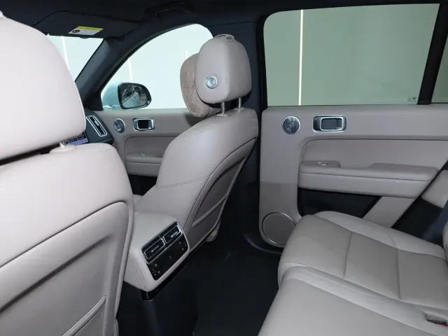 Li Auto L6 — Фото автомобиля 16