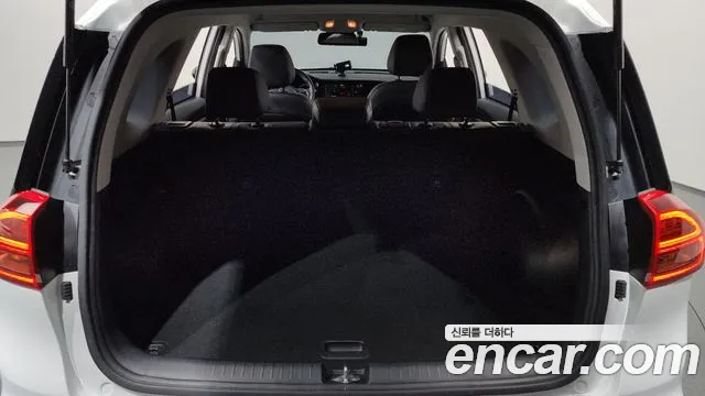 Kia Niro — Фото автомобиля 25