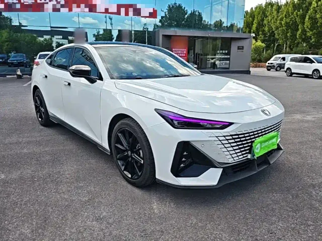 Changan UNI-V — Фото автомобиля 3