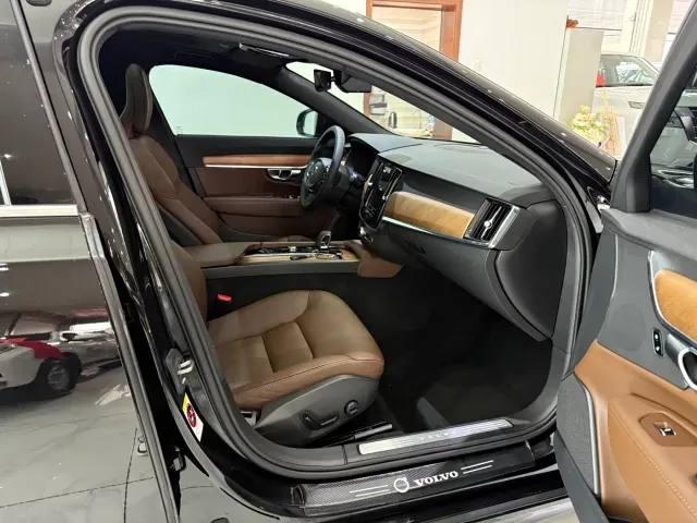Volvo S90 — Фото автомобиля 9