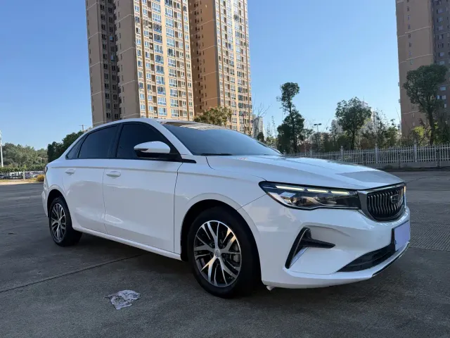 Geely Emgrand — Фото автомобиля 3
