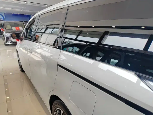 GAC Trumpchi E8 — Фото автомобиля 4