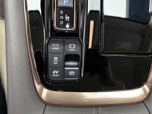 Toyota Alphard — Фото автомобиля 11