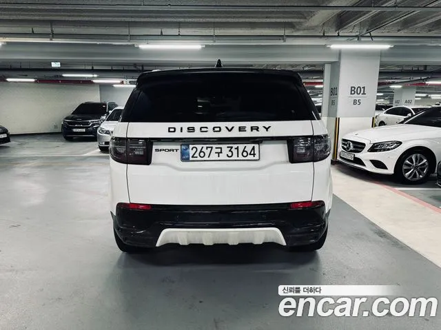 Land Rover Discovery Sport Discovery Sport 2 поколение P250 Dynamic SE — Фото автомобиля 4