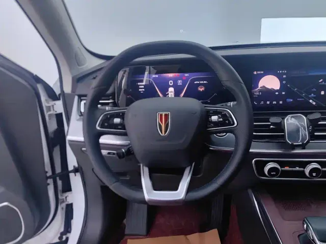 Hongqi HS5 — Фото автомобиля 15