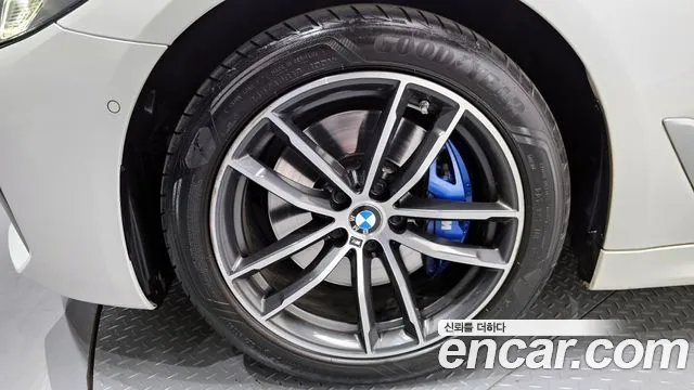 BMW 5-Series 5 серия (G30) 523d xDrive M Sport — Фото автомобиля 5