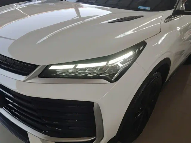 Geely Binyue — Фото автомобиля 23