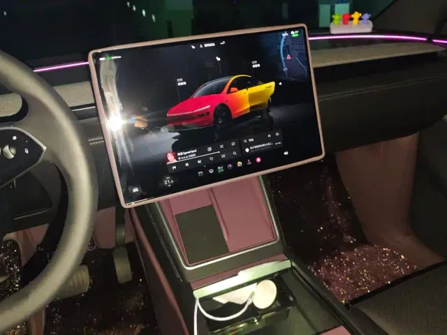 Tesla Model Y — Фото автомобиля 16