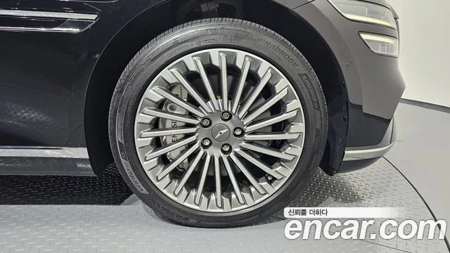 Genesis G80 Electrified G80 (RG3) — Фото автомобиля 20