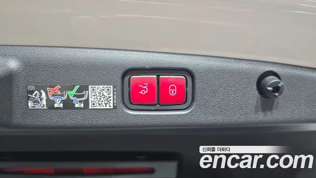 Mercedes-Benz E-Class — Фото автомобиля 21