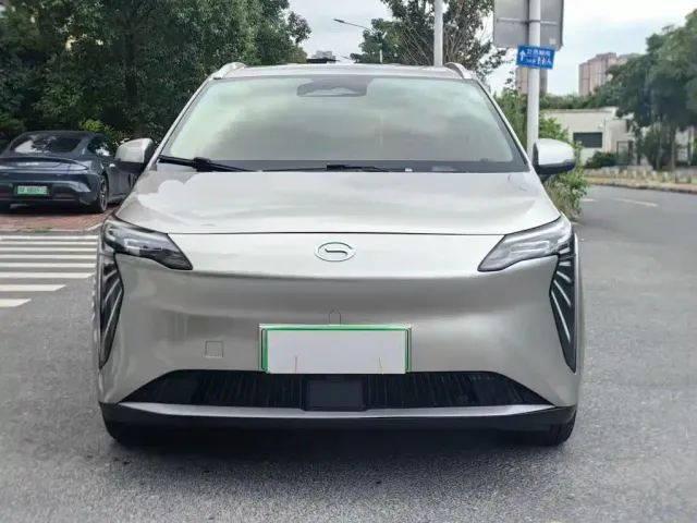 GAC Aion Y — Фото автомобиля 2