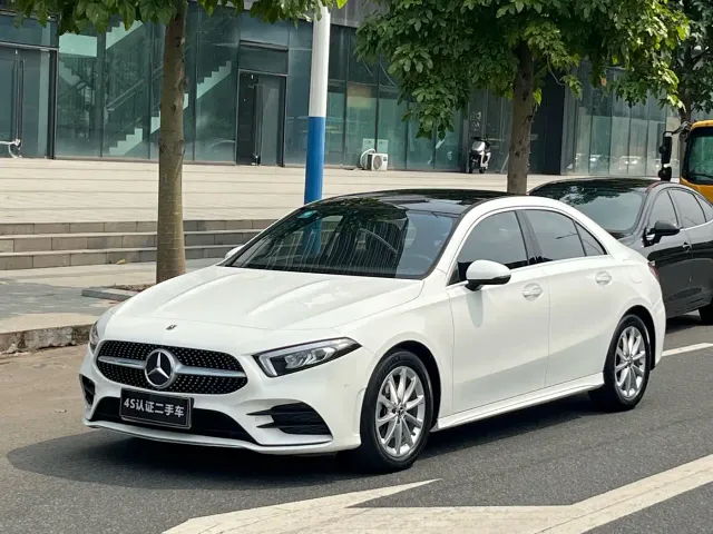 Фотография автомобиля — Mercedes-Benz A-Class