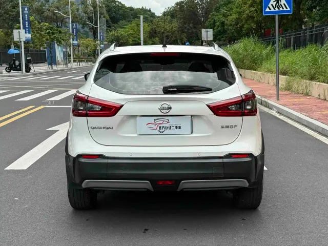 Nissan Qashqai — Фото автомобиля 14