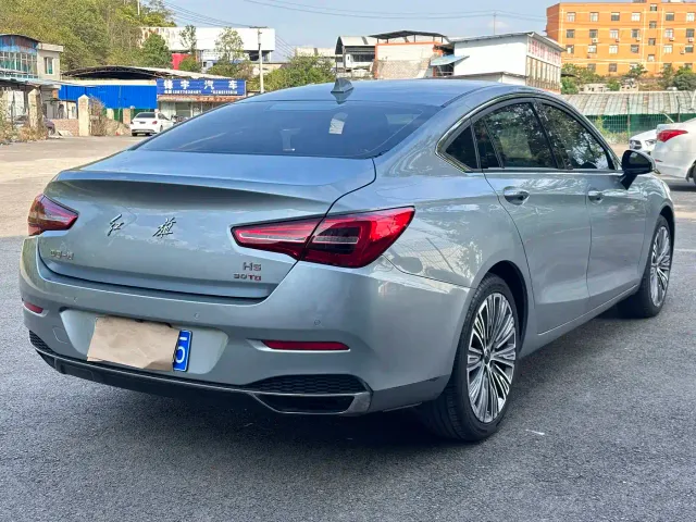 Hongqi H5 — Фото автомобиля 9