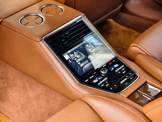 Porsche Panamera — Фото автомобиля 11