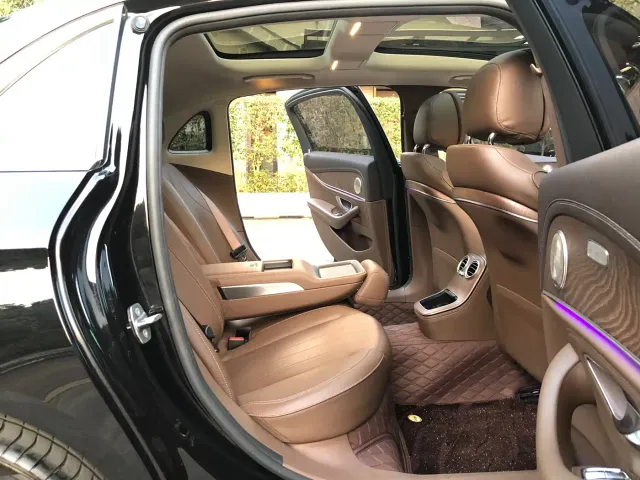 Mercedes-Benz E-Class — Фото автомобиля 19