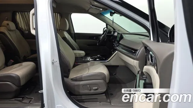 Kia Carnival Generation 4 — Фото автомобиля 11