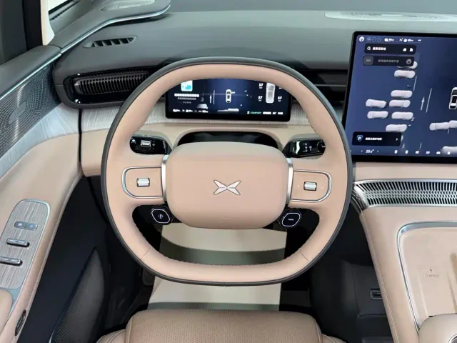 Xpeng X9 — Фото автомобиля 9