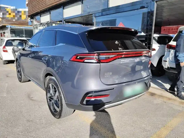 BYD Tang — Фото автомобиля 4