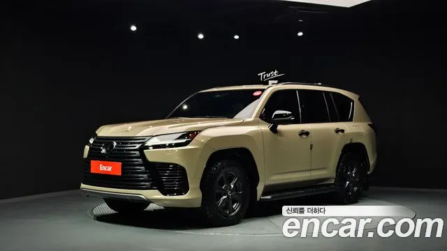 Фотография автомобиля — Lexus LX 4th Gen