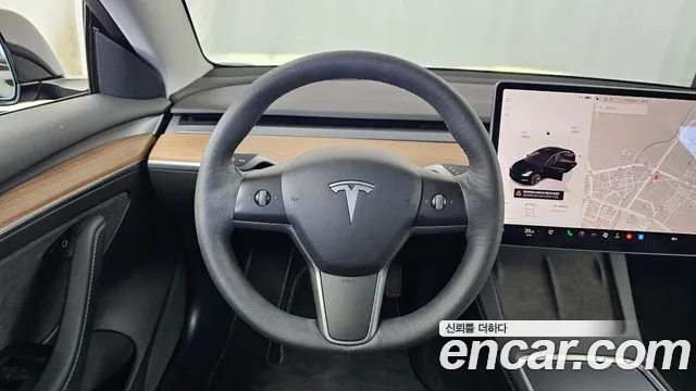 Tesla Model 3 — Фото автомобиля 22