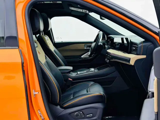 Ford Explorer — Фото автомобиля 8
