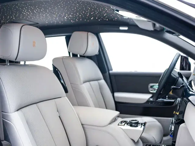 Rolls-Royce Phantom — Фото автомобиля 16