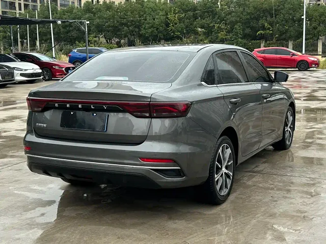 Geely Emgrand — Фото автомобиля 4