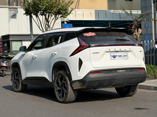 Geely Boyue — Фото автомобиля 4
