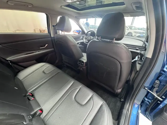 Hyundai Elantra — Фото автомобиля 14