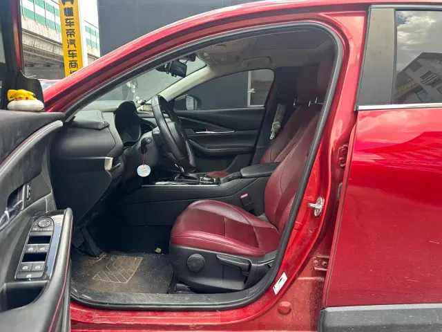 Mazda CX-30 — Фото автомобиля 3