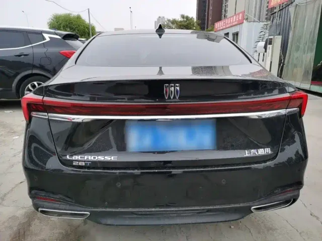 Buick LaCrosse — Фото автомобиля 5