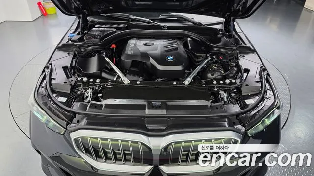 BMW 5 Series G60 — Фото автомобиля 9