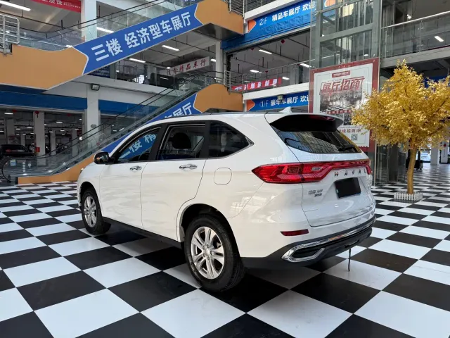 Haval M6 — Фото автомобиля 7