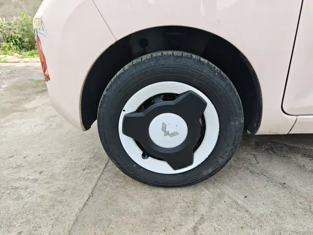 Wuling Hongguang Mini EV — Фото автомобиля 22