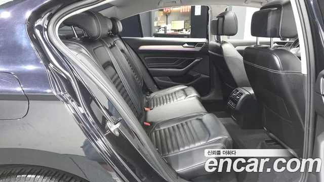 Volkswagen Passat — Фото автомобиля 12