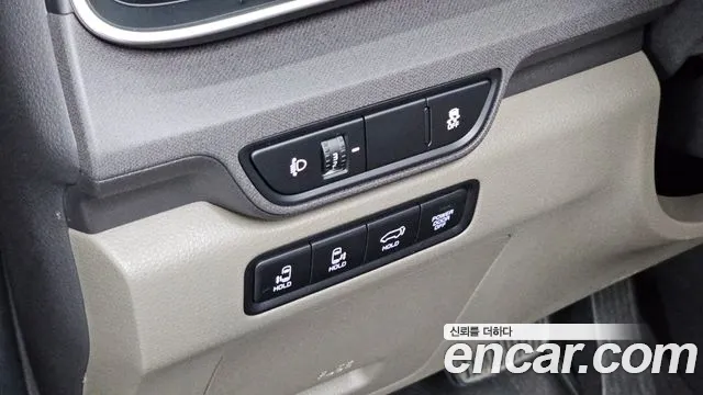 Kia Carnival Generation 4 — Фото автомобиля 20