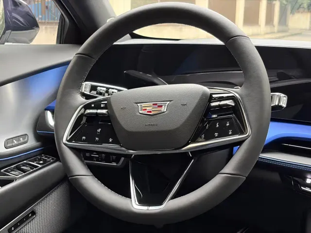 Cadillac GT4 — Фото автомобиля 21