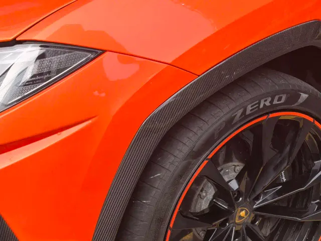 Lamborghini Urus — Фото автомобиля 12