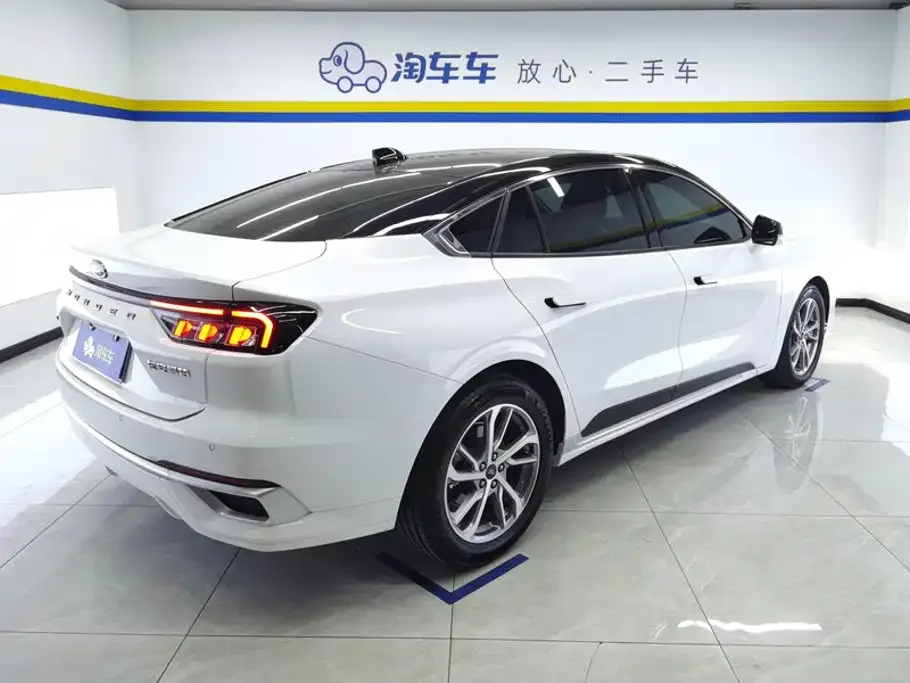 Ford Mondeo 2022 Facelift EcoBoost 245 Luxury — Фото автомобиля 3