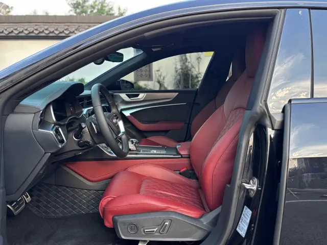 Audi A7L — Фото автомобиля 11