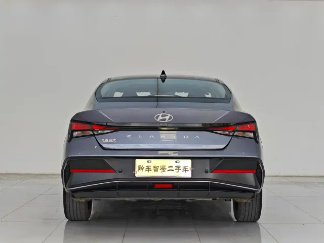 Hyundai Elantra — Фото автомобиля 5
