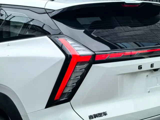Geely Boyue L — Фото автомобиля 15