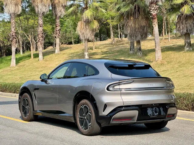 Xiaomi Auto Xiaomi YU7 2025 Extended Range RWD Edition — Фото автомобиля 9