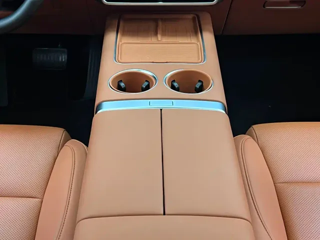 Li Auto L6 — Фото автомобиля 23